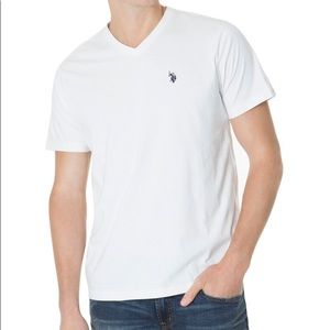 NWOT Men’s U.S. Polo Assn. White 2x V-Neck shirt